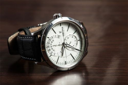 Zegarek na rękę – jak wybrać odpowiedni czasomierz?