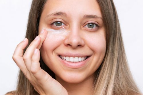 Krem pod oczy a pielęgnacja skóry twarzy