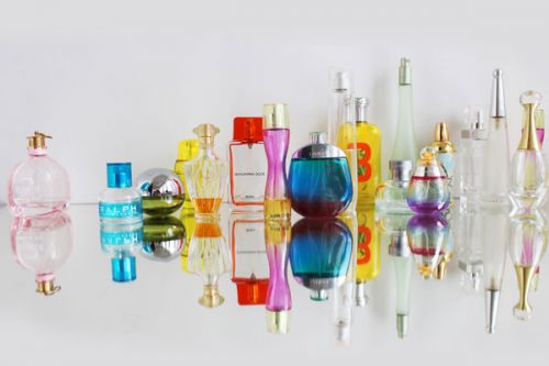 Zapach perfum, a kolor butelki