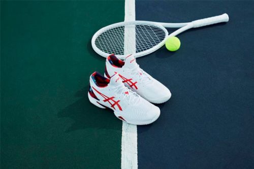 Novak Djoković inspiruje ASICS. Nowa kolekcja butów do tenisa ziemnego